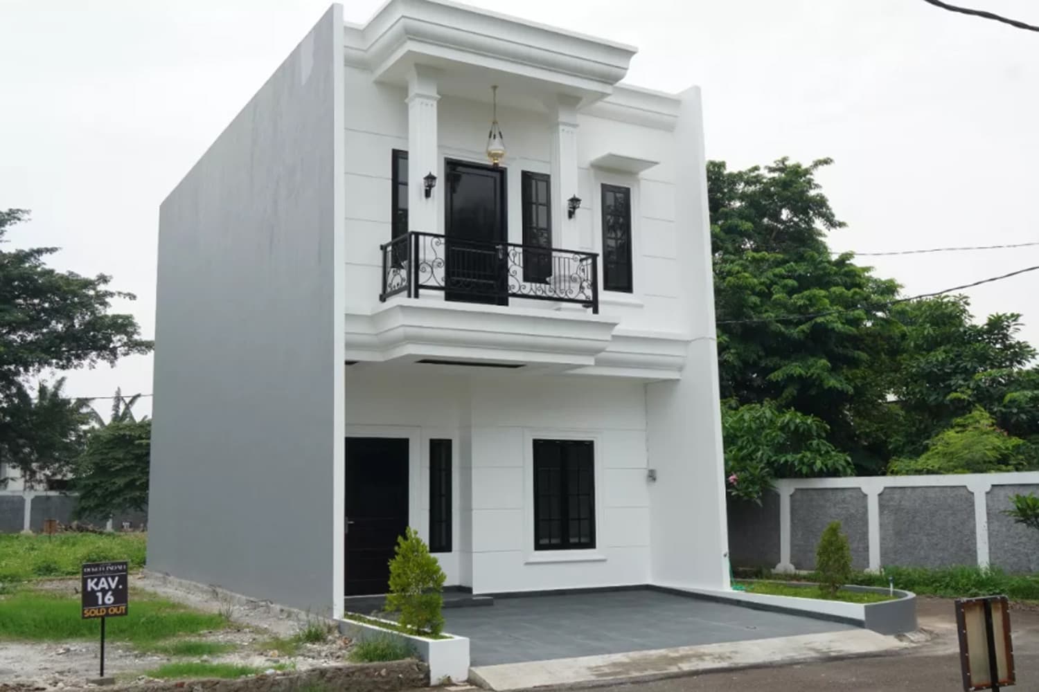 Fasad Grand Dukuh Indah