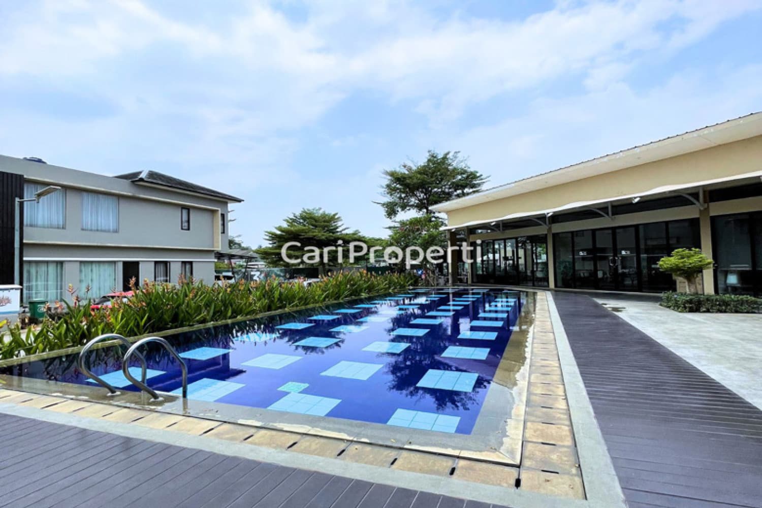 Swimming Pool Emerald Terrace Jatiasih