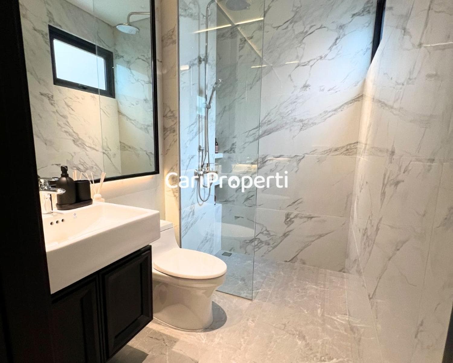 2nd Bathroom