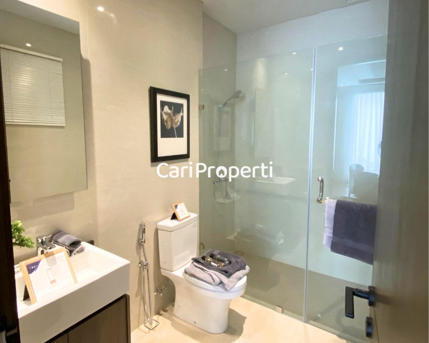 2nd Bathroom