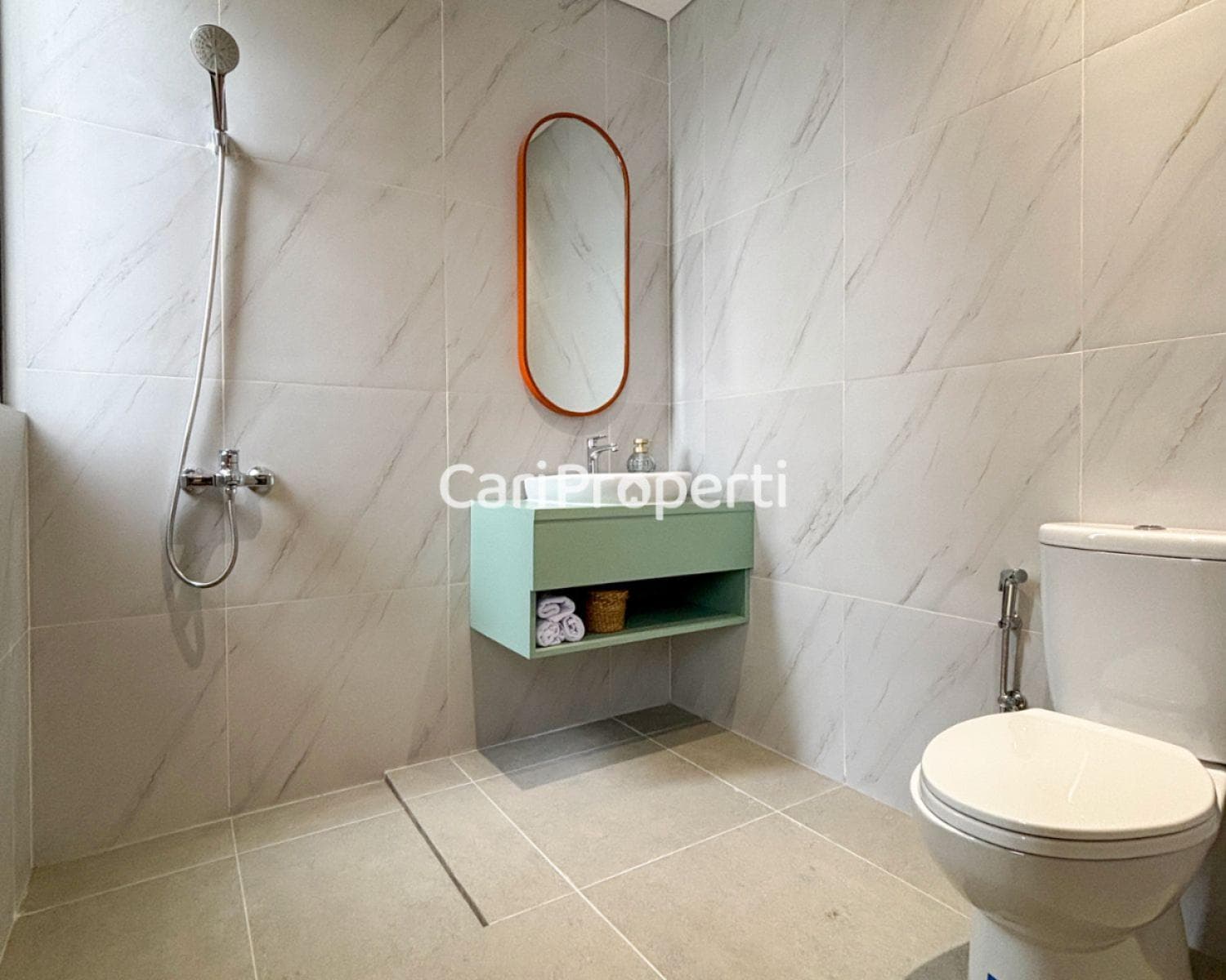Bathroom Altara Grand Wisata