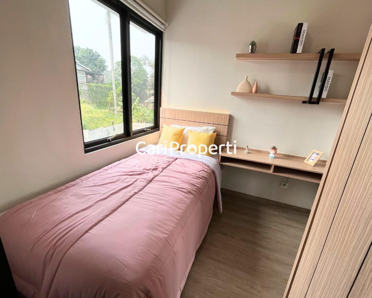 2nd Bedroom