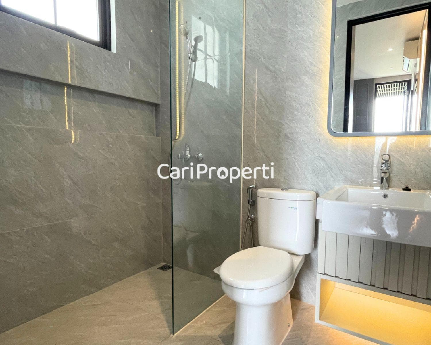 Bathroom Modbury