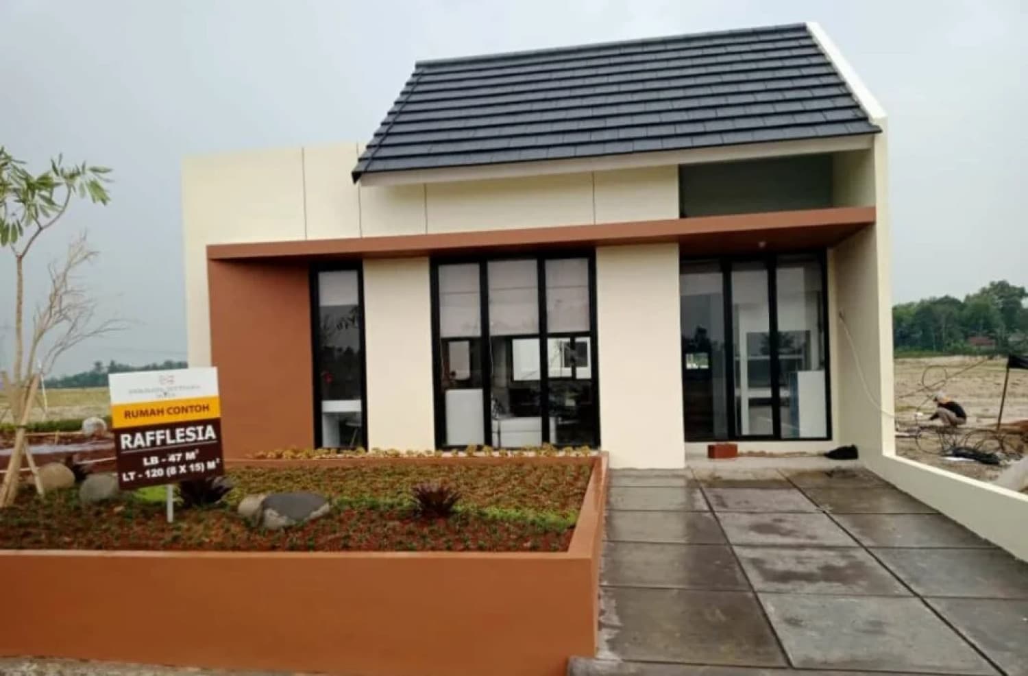 Fasad Montana Permata Mutiara Maja