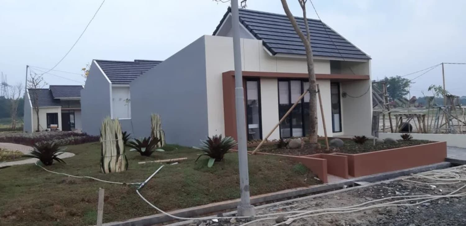 Fasad Montana Permata Mutiara Maja