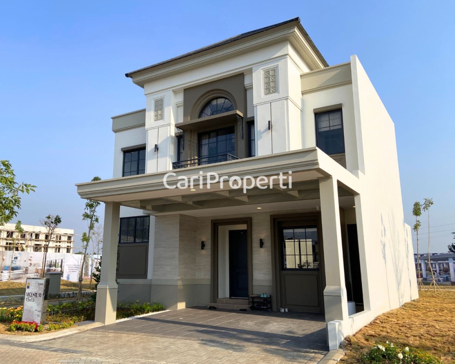 Vicente at Grand Wisata Bekasi