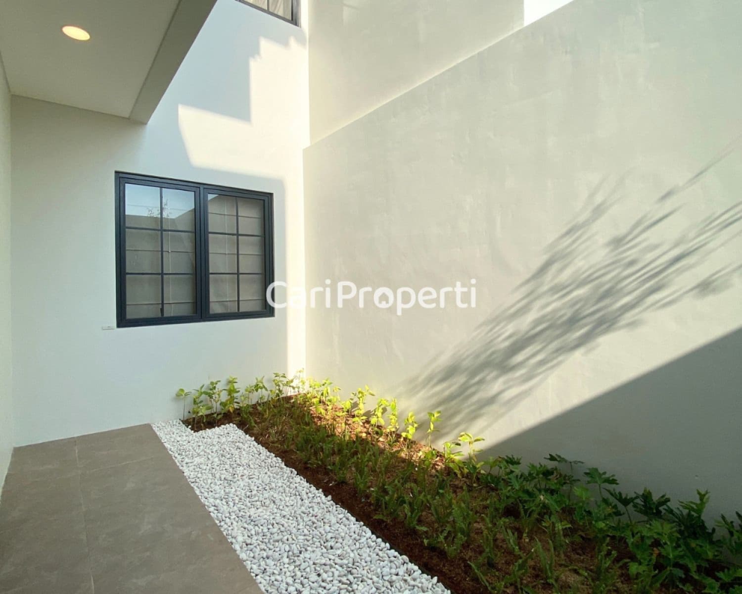 Vicente at Grand Wisata Bekasi